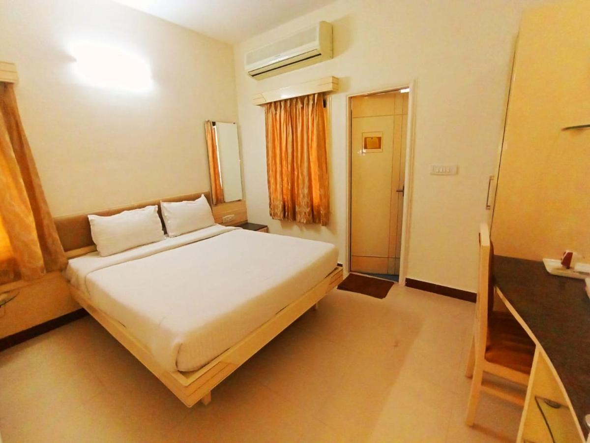 Aishwarya Residency Apartment ติรุวันนามาลัย ภายนอก รูปภาพ